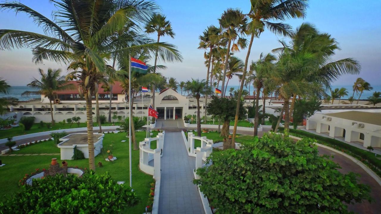 Sunbeach Hotel & Resort Bakau ภายนอก รูปภาพ