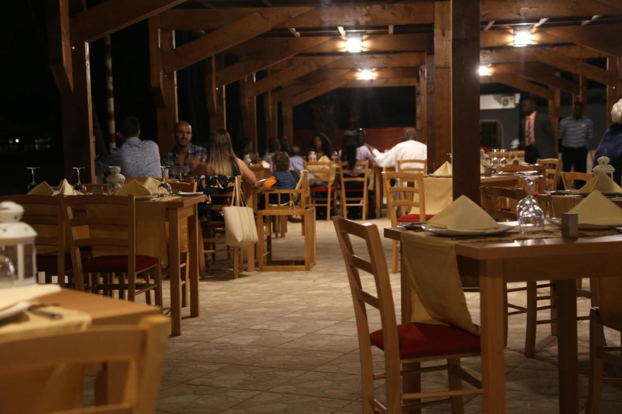 Sunbeach Hotel & Resort Bakau ภายนอก รูปภาพ